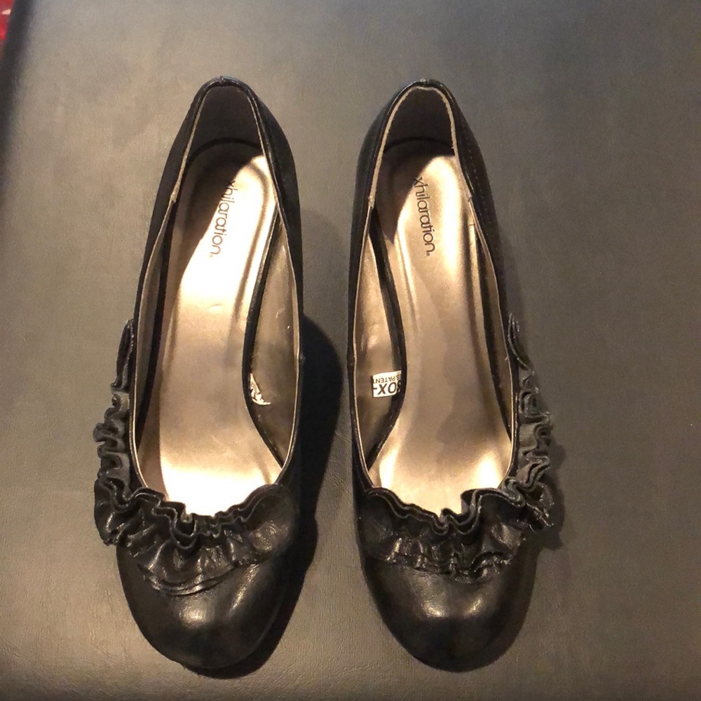 Loses toe heels
